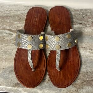 Hammitt Size 7 Gray leather/brushed gold rivots. Good used condition